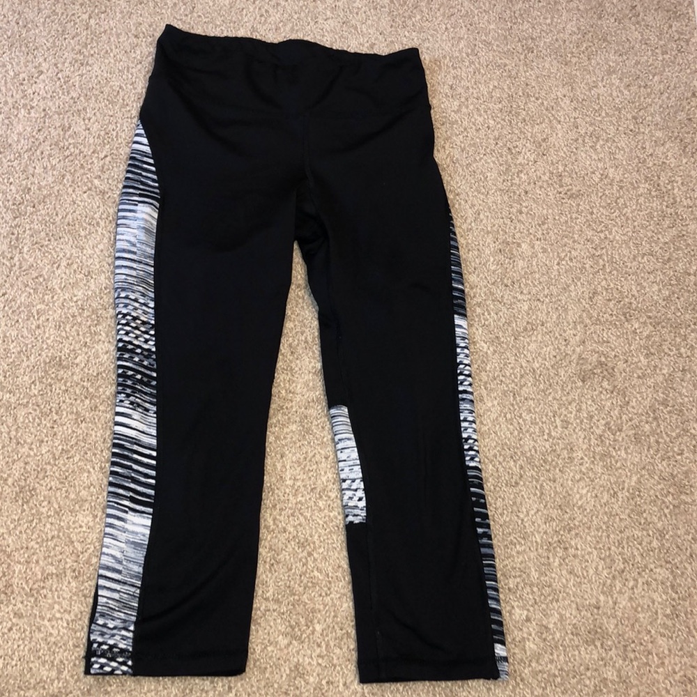 Black capris leggings